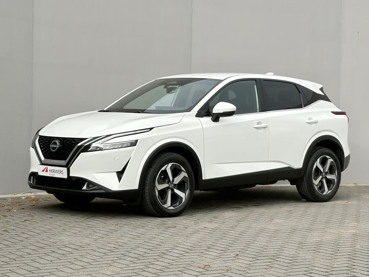 Nissan Qashqai - 1.3 MHEV Xtronic Tekna / Cold Pack / Trekgewicht 1800 kg / Head Up Display / Stuur- Stoel - AutoWereld.nl