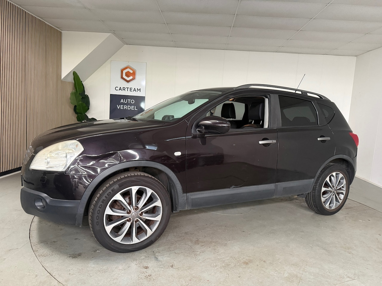 Nissan Qashqai - 2.0 Tekna Airco, LMV, Naviagatie Rijdt goed rondom schade - AutoWereld.nl