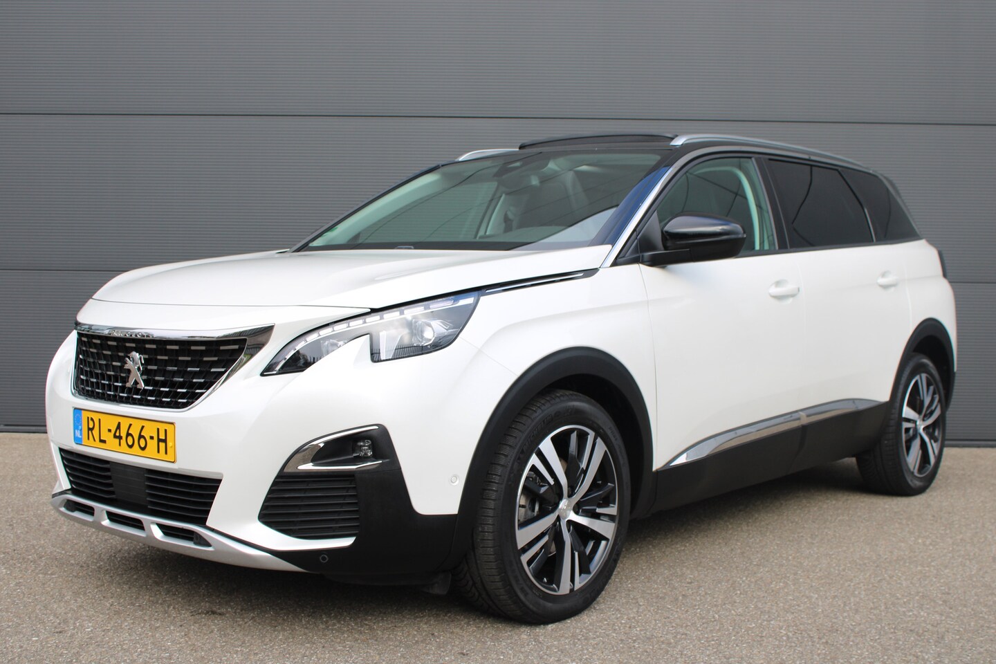 Peugeot 5008 - 1.6 e-THP 165pk EAT6 Allure | Automaat | Panorama/schuifdak | Luxe stoelen | Stoelverwarmi - AutoWereld.nl