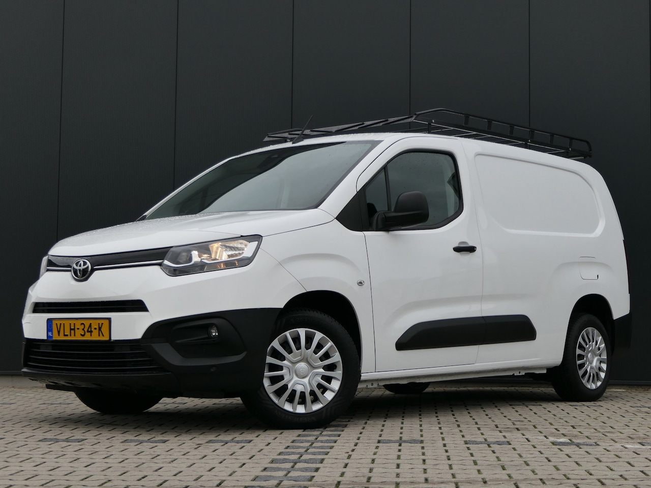 Toyota ProAce City - 1.5 D-4D Navigator Long | Trekhaak | Betonplex | Imperiaal | Navigatie | CarPlay/Android A - AutoWereld.nl
