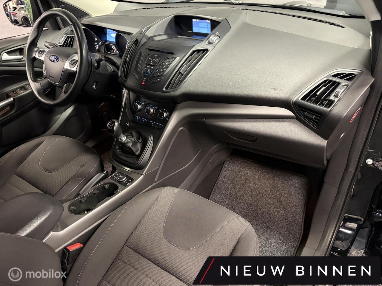 Ford Kuga - 1.5 AIRCO / TR.HAAK / STOELVERWARMING / CRUISE / PDC / LMV / - AutoWereld.nl