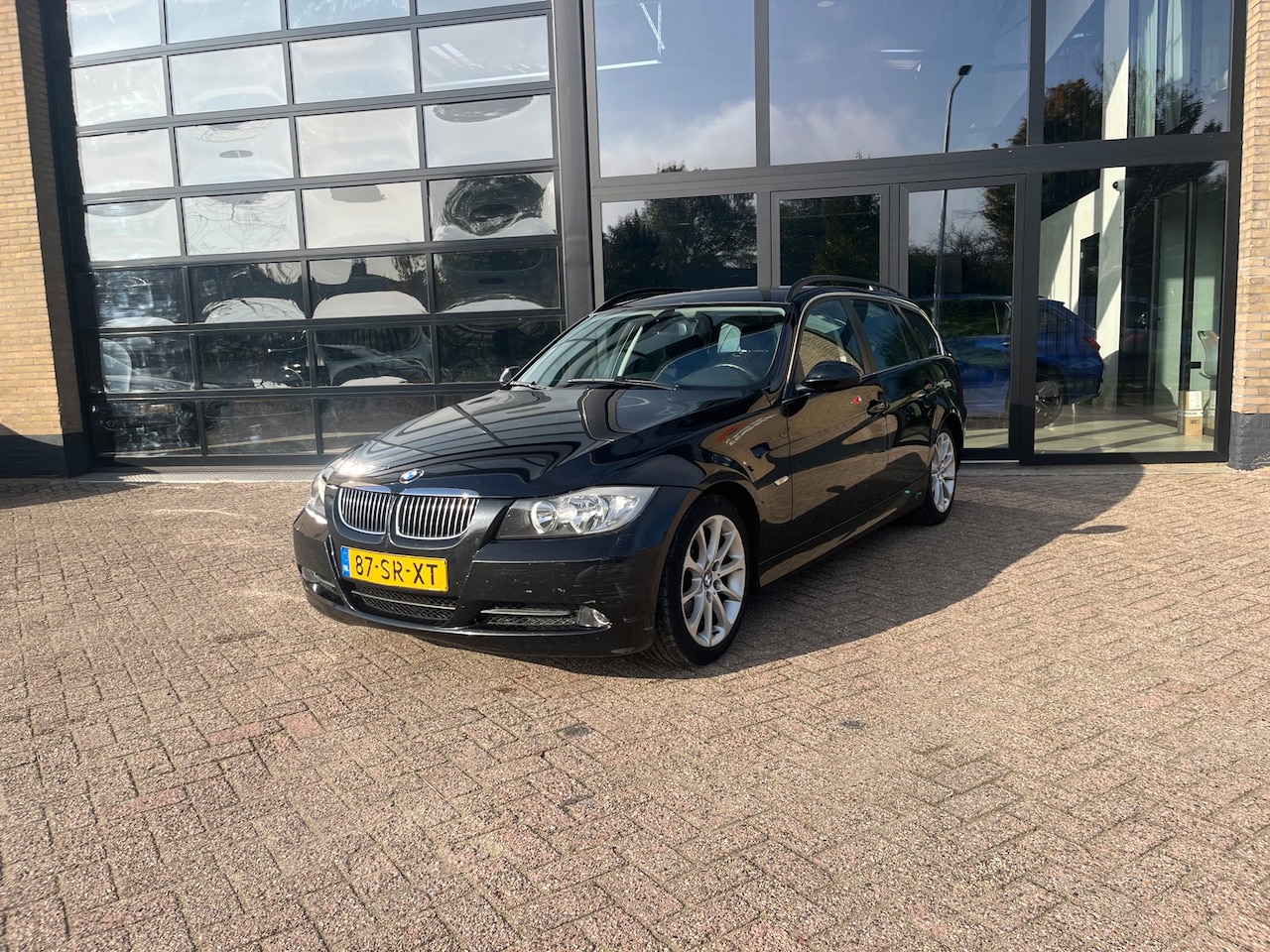 BMW 3-serie Touring - 325i High Executive 325i High Executive , Automaat - AutoWereld.nl