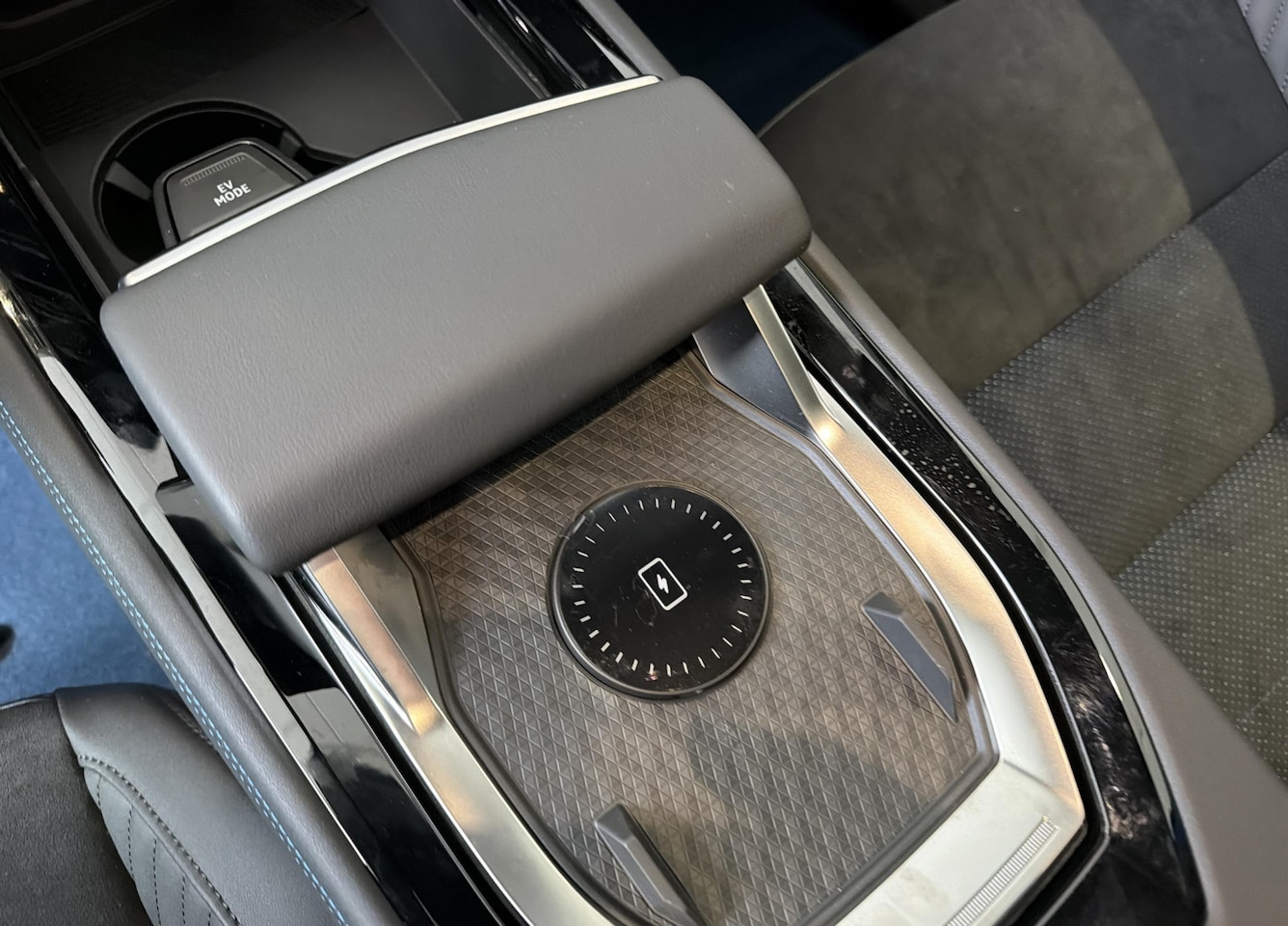 Renault Rafale - 1.2 E-Tech 4x4 plug-in hybrid 300 esprit Alpine - Pack Light & Sound - - AutoWereld.nl