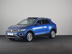 Volkswagen T-Roc - 1.5 TSI Style 150PK | Automaat (DSG ) Navigatie | Panoramadak | Digitaal dashboard