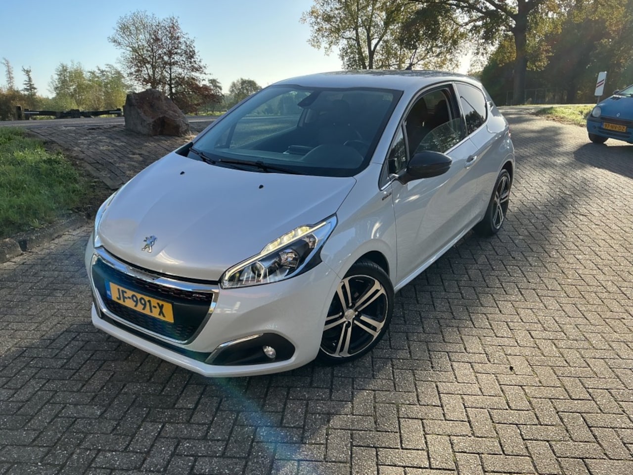 Peugeot 208 - 1.2 PureTech GT-Line 1.2 PURETECH GT-LINE - AutoWereld.nl
