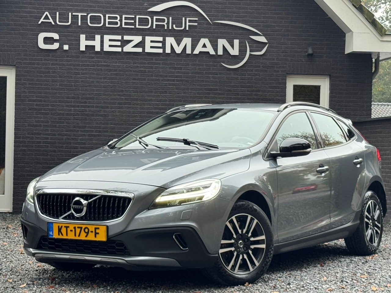 Volvo V40 Cross Country - 1.5 T3 Momentum FULL LED Navi Cruise Clima Control LEER Camera - AutoWereld.nl