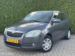 Skoda Fabia - 1.4-16V Ambiente Business | Trekhaak |Airco| NAP | Volledige OH historie aanwezig |