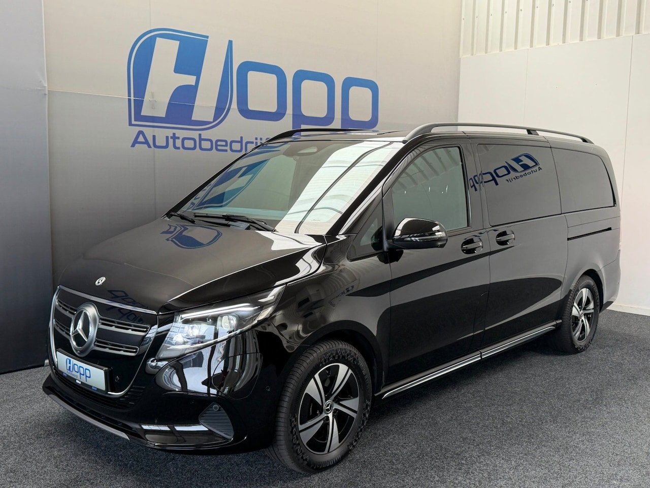 Mercedes-Benz EQV - 300 L2 Facelift - 8-pers - AMG - Inter. & Exter. pakket - 360 - Elec. deuren - Vol Opties - AutoWereld.nl