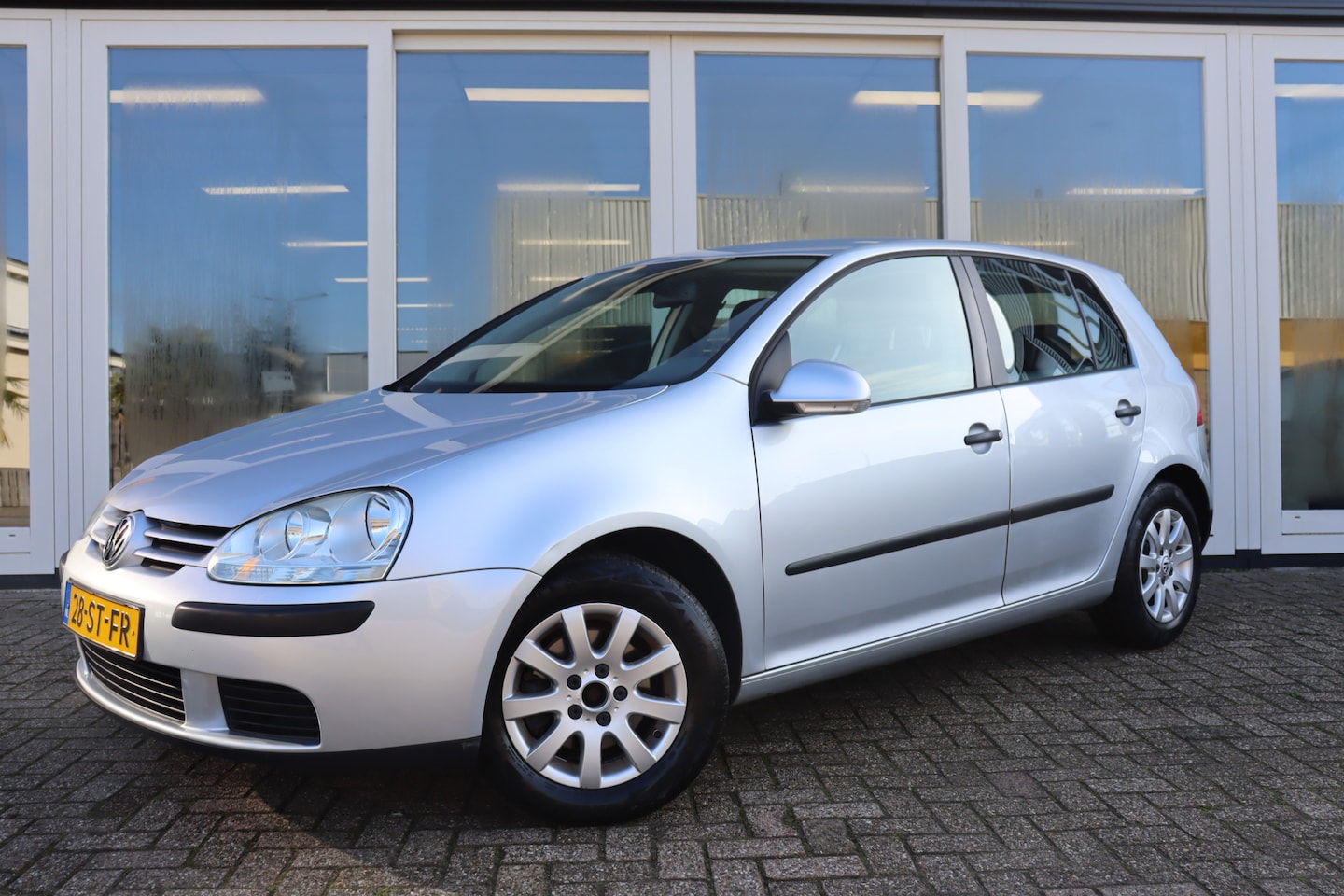 Volkswagen Golf - 1.6 FSI Comfortline 1.6 FSI Comfortline, Airco, Cruise Control, Prijs Is Rijklaar - AutoWereld.nl