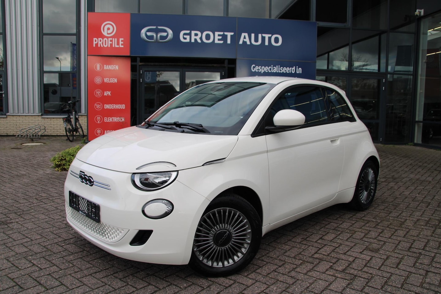 Fiat 500e - Icon 42 kWh Automaat Airco Carplay 9.902km Nieuwstaat - AutoWereld.nl