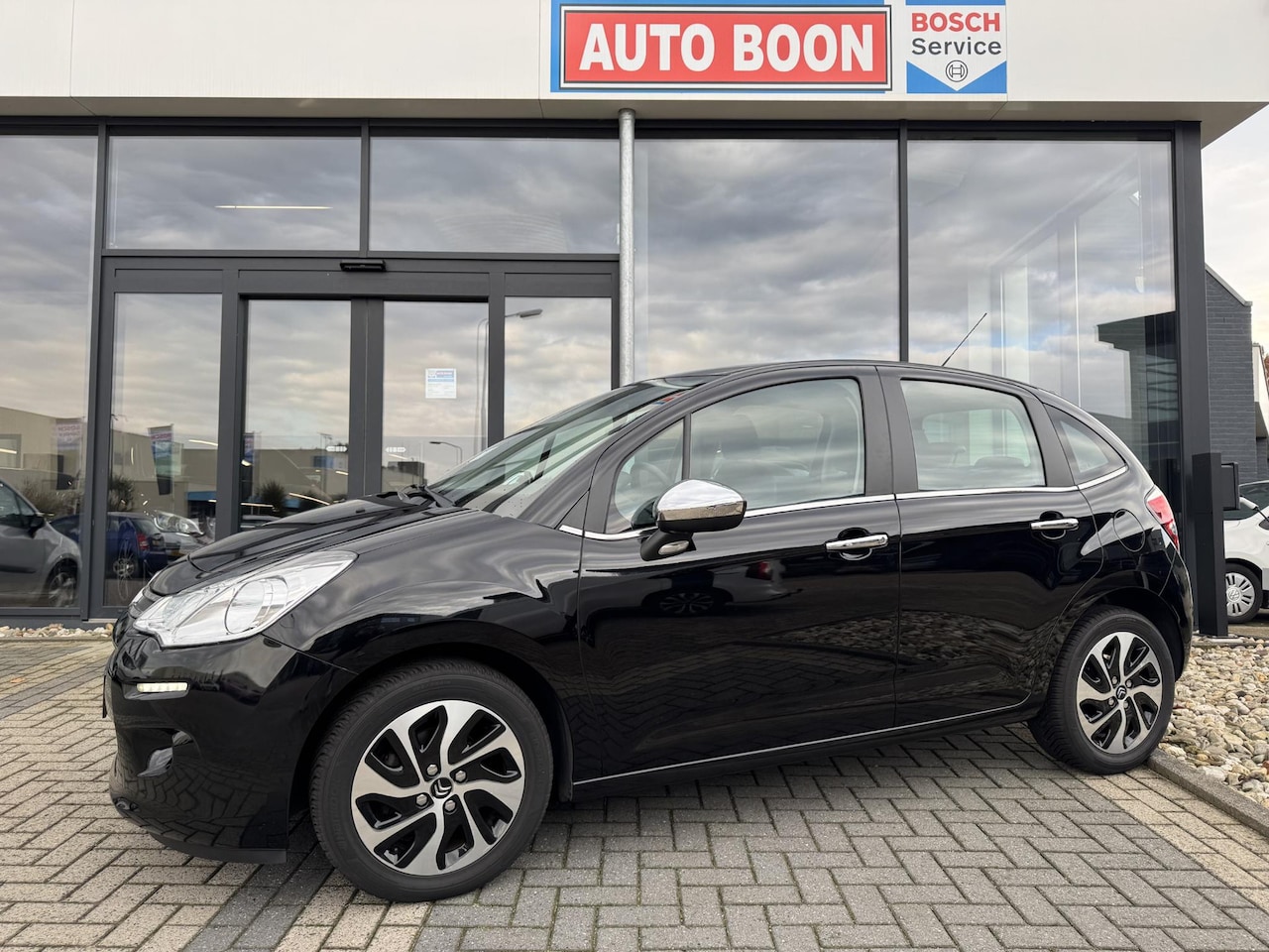 Citroën C3 - 1.2 82PK AUTOMAAT APPCARPL/NAVI/CLIMA/PDC/LED/ LMV/MEDIA/BTA /1 EIG./NL AUTO/KM = NAP - AutoWereld.nl