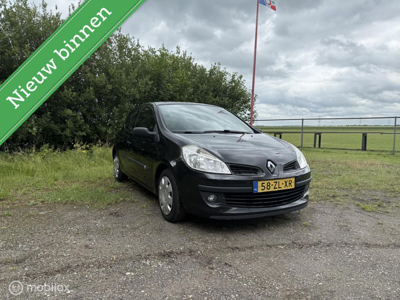 Renault Clio - 1.2-16V Special Line 1.2-16V Special Line - AutoWereld.nl