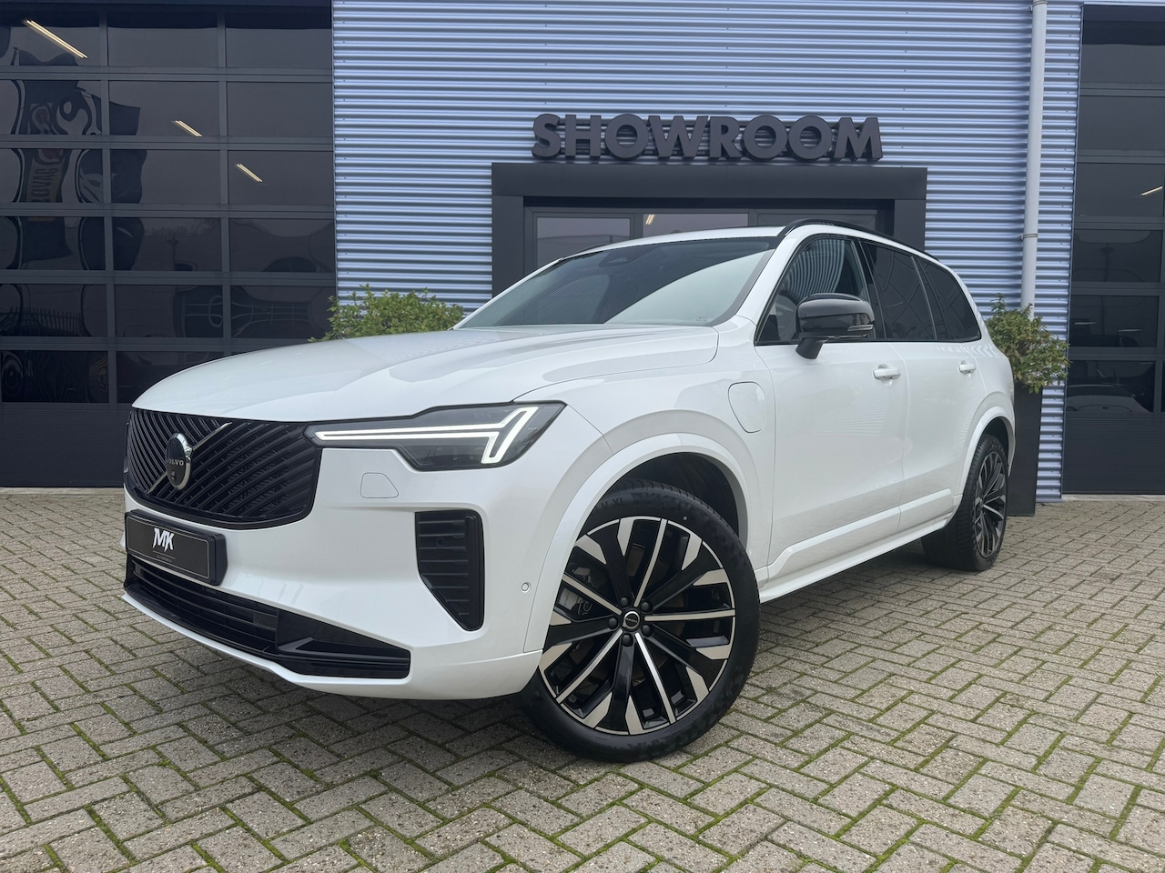 Volvo XC90 - 2.0 T8 Plug-in hybrid AWD Ultra Dark 335kw/456PK RECHARGE|7P|ADAPT.CRUISE|PANO|HEAD-UP|BOW - AutoWereld.nl