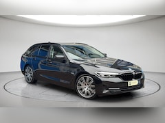 BMW 5-serie Touring - 530e Business Edition Plus Gratis Afleverpakket | Achteruitrijcamera | Voorstoelen/Stuurwi