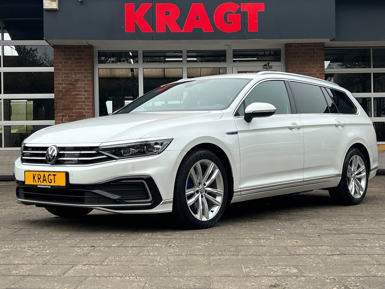 Volkswagen Passat Variant - Business 1.4 TSI PHEV GTE 218 pk - Adapt. LED - trekhaak - dealeronderhouden - camera! - AutoWereld.nl