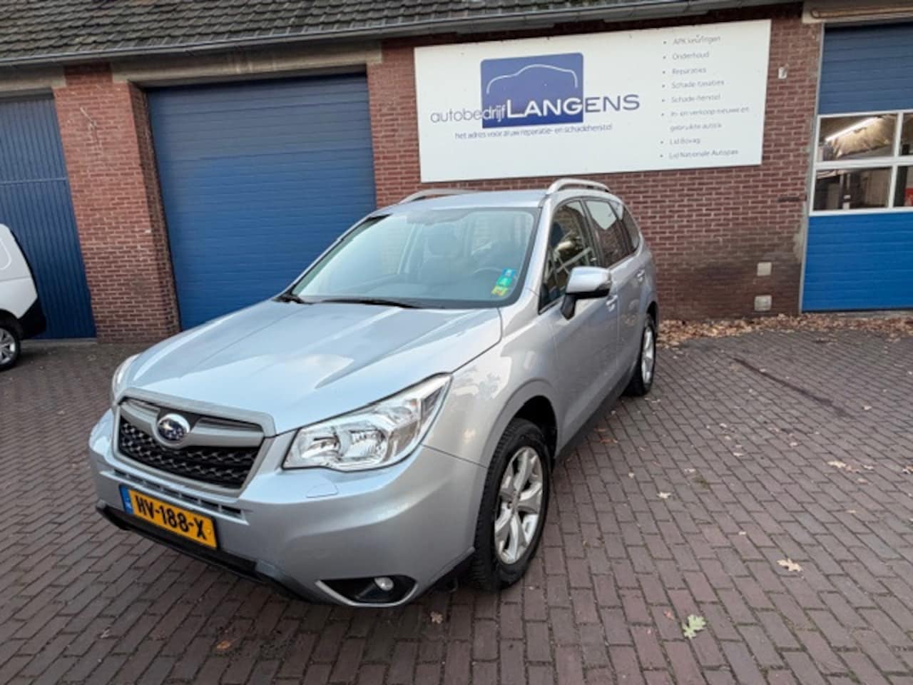Subaru Forester - 2.0 Luxury AUT. AWD ,Leder, Cruise, Navi, Camera, Stoelverwarming - AutoWereld.nl