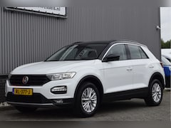 Volkswagen T-Roc - 1.0 TSI Style Adaptive cruise, Trekhaak, Navi, Carplay