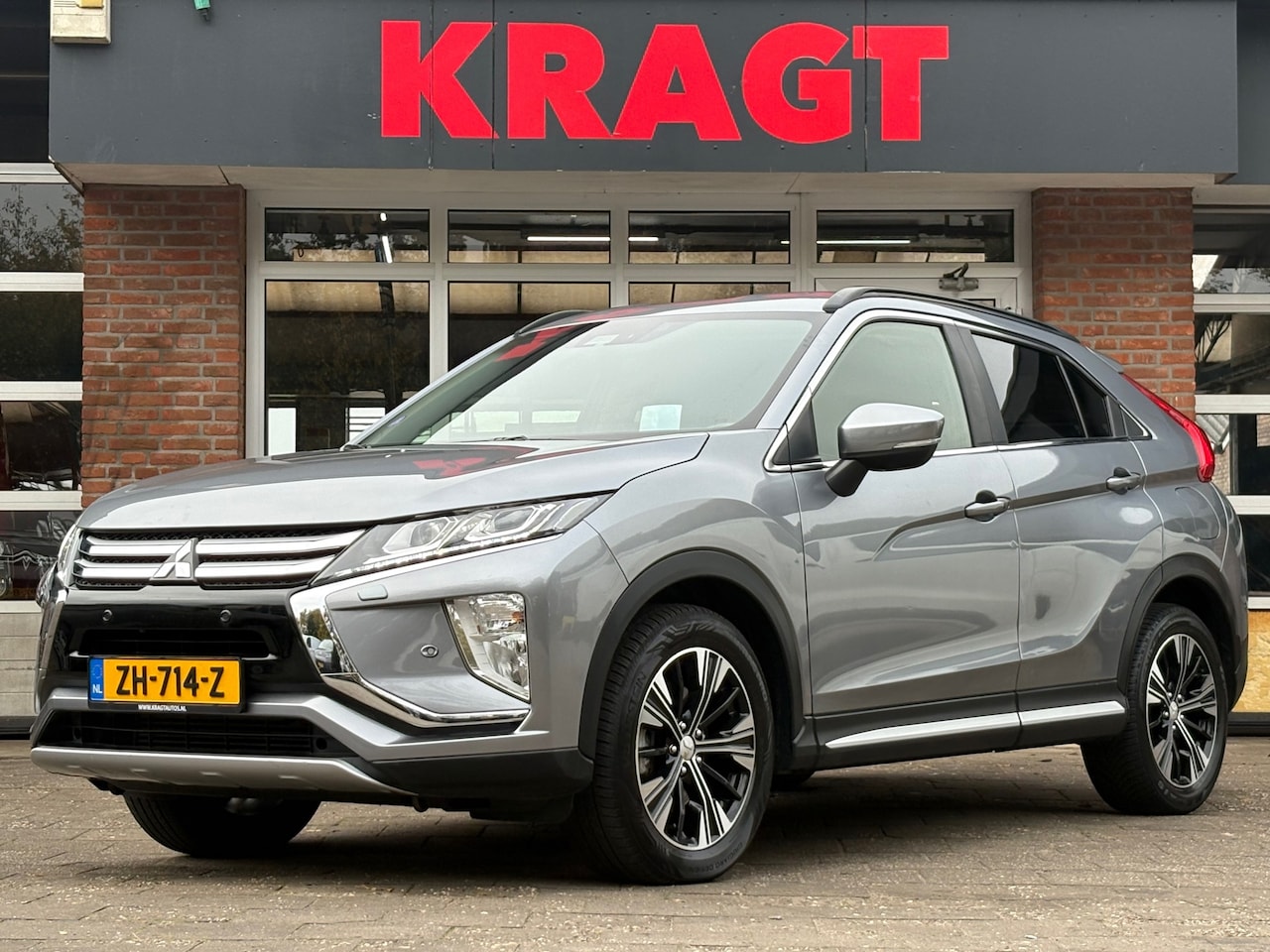 Mitsubishi Eclipse Cross - First Edition 1.5 DI-T 163 pk - LED - Leder - Trekhaak - navi! - AutoWereld.nl