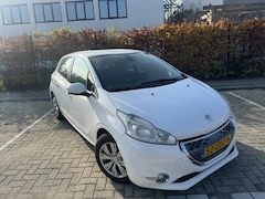 Peugeot 208 - 1.4 e-HDi Automaat Navi Clima Sensor Cruise