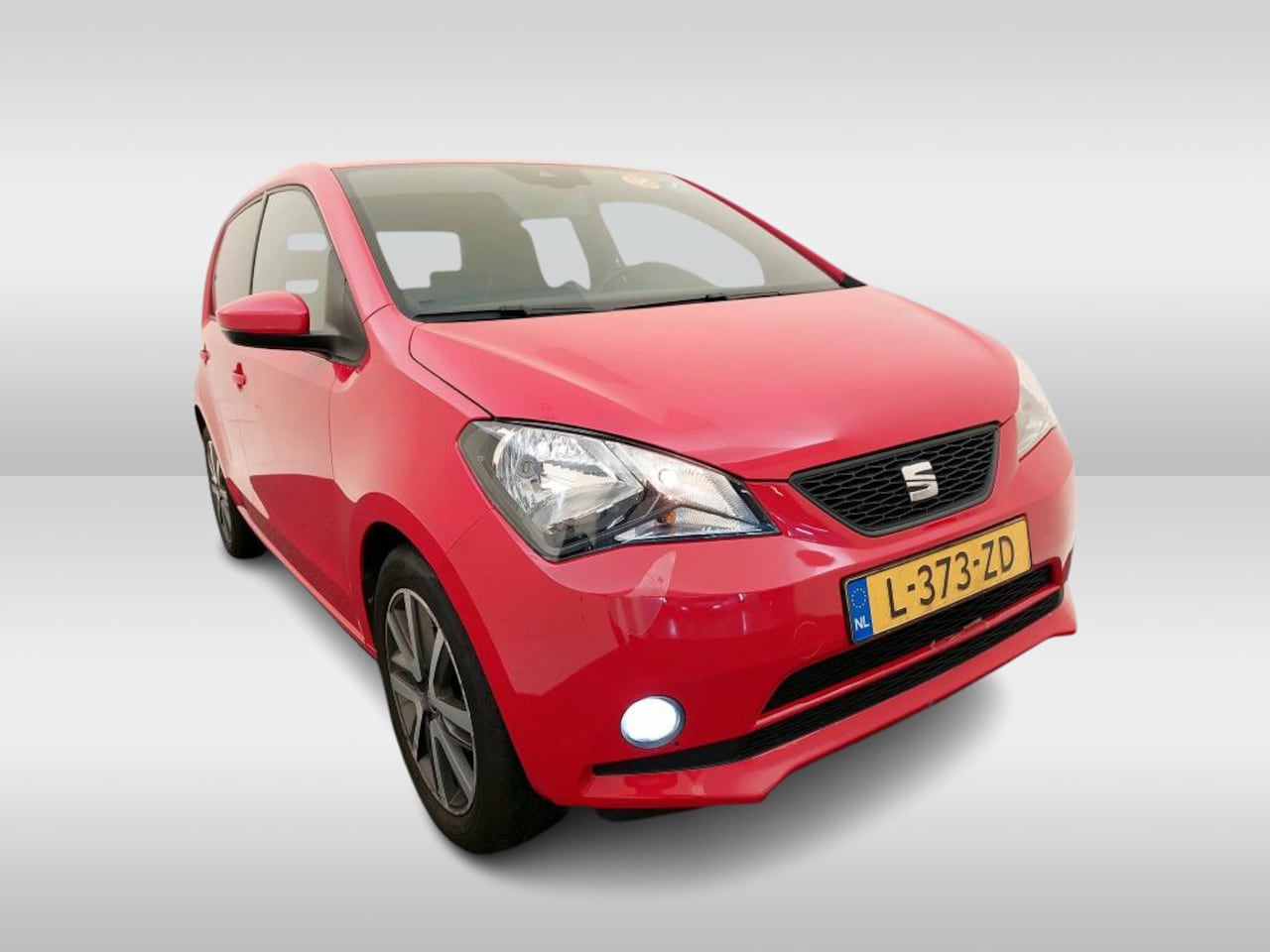 SEAT Mii Electric - electric Plus / 92% SOH/ PARK. SENSOREN/ CRUISE/ STOELVERWARM./ CLIMA/ 15" LMV - AutoWereld.nl