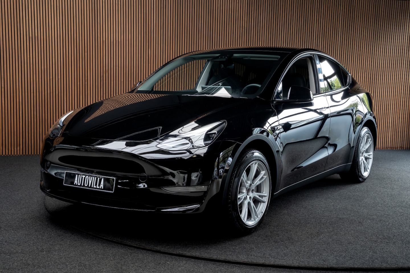 Tesla Model Y - Long Range Dual - Motor AWD 351 pk Navi Camera Leer Warmtepomp ACC Autopilot PDC Elektr. a - AutoWereld.nl
