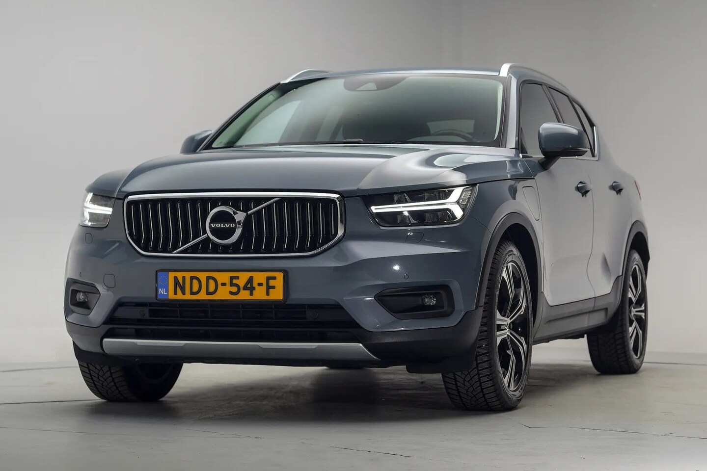 Volvo XC40 - T4 Recharge Inscription Expression [ LED Apple/Android Stoel-en stuurverwarming ] - AutoWereld.nl
