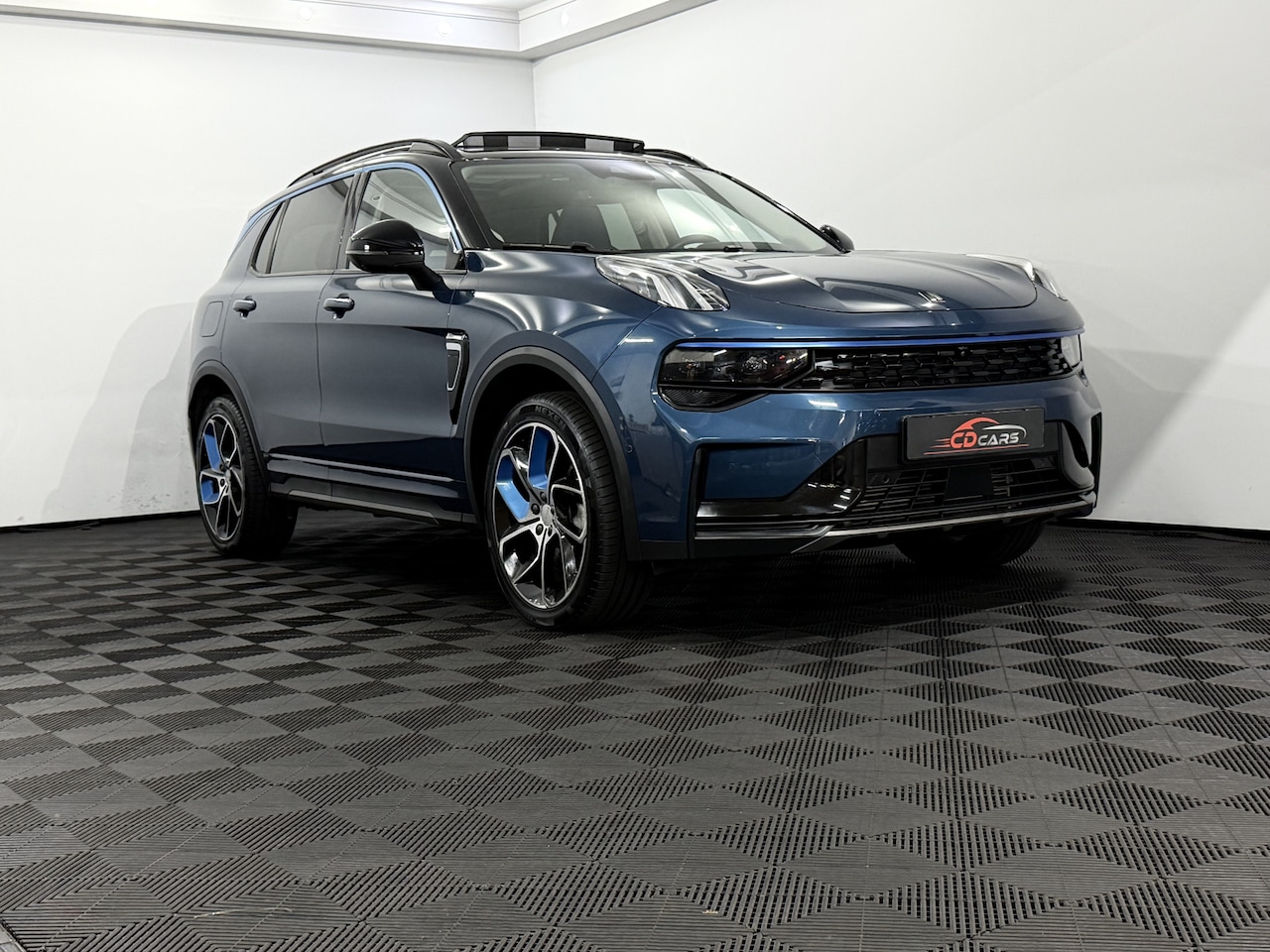 Lynk & Co 01 - 1.5 Panoramadak, 360 Camera, Navi, Keyless start, Stoelverwarming, Elektrische achterklep, - AutoWereld.nl