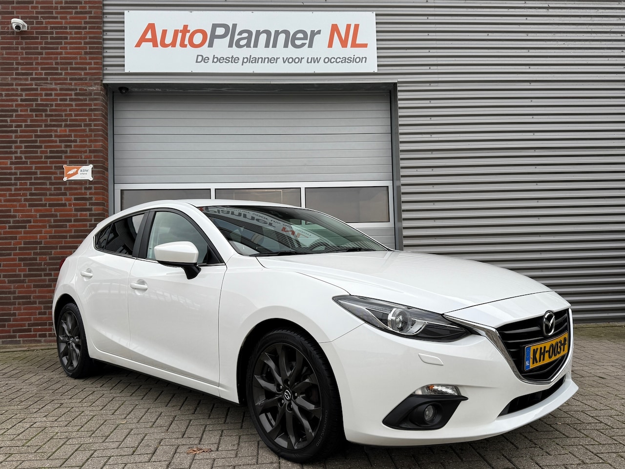 Mazda 3 - 2.0 GT-M Line I Alcantara I Camera I Clima I Navi I - AutoWereld.nl