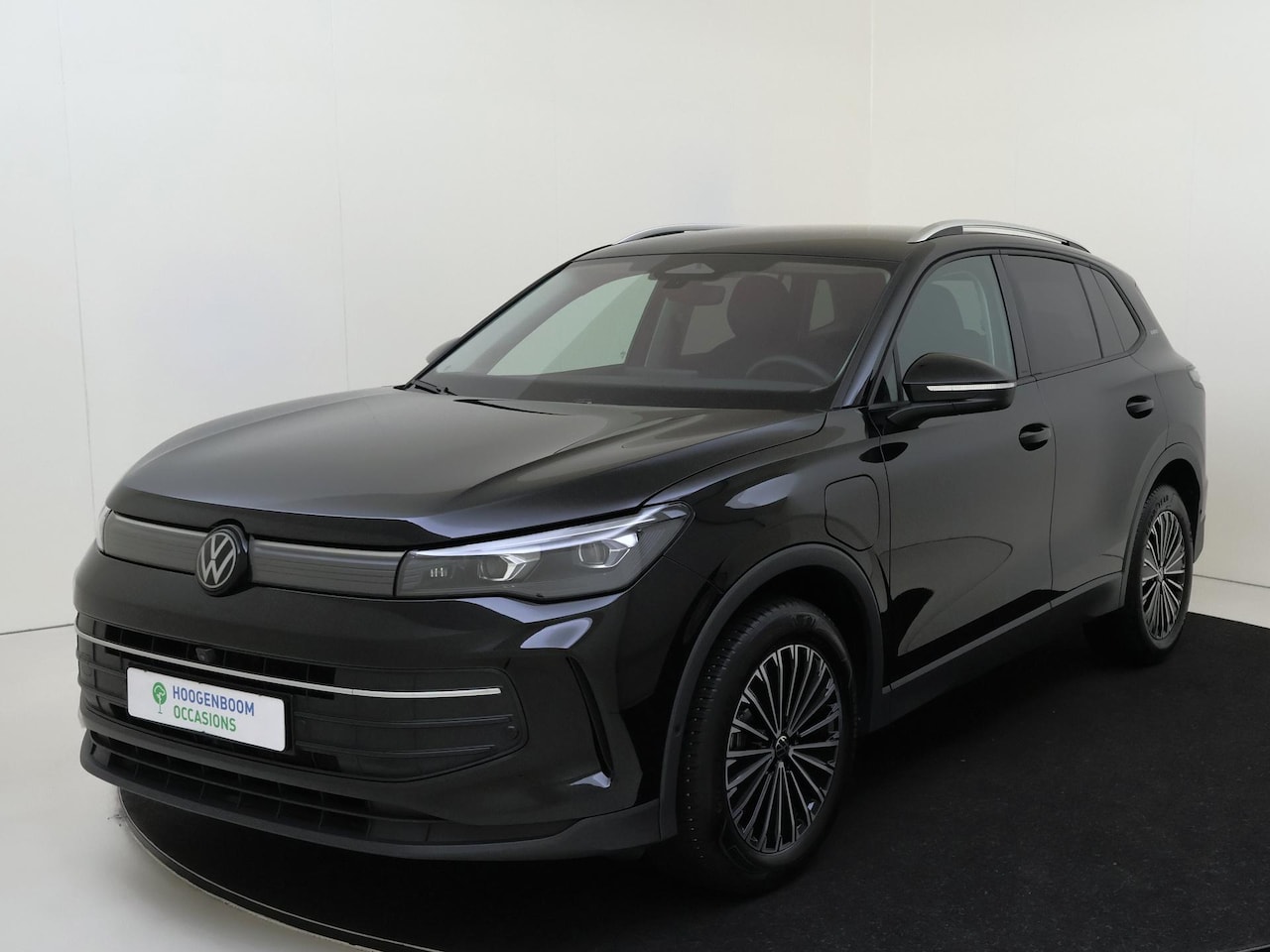 Volkswagen Tiguan - 1.5 eHybrid Life Edition | Trekhaak | 360 camera | Adaptieve demping | Matrix LED verlicht - AutoWereld.nl
