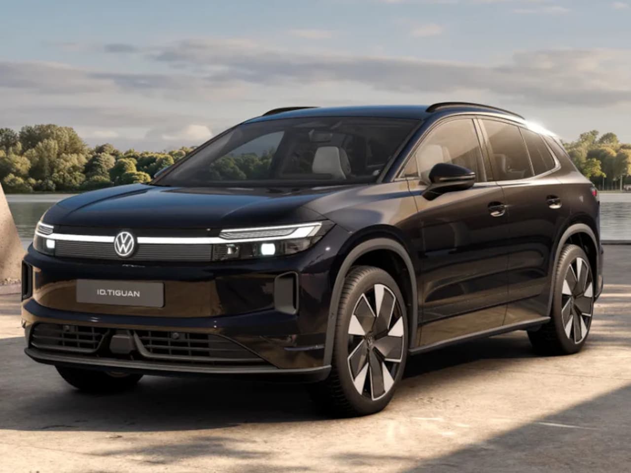 Volkswagen Tiguan - ID. Life 61 kWh accu 190 PK · Achterklep elektrisch incl. 'Easy Open & Close' · Trekhaak, - AutoWereld.nl