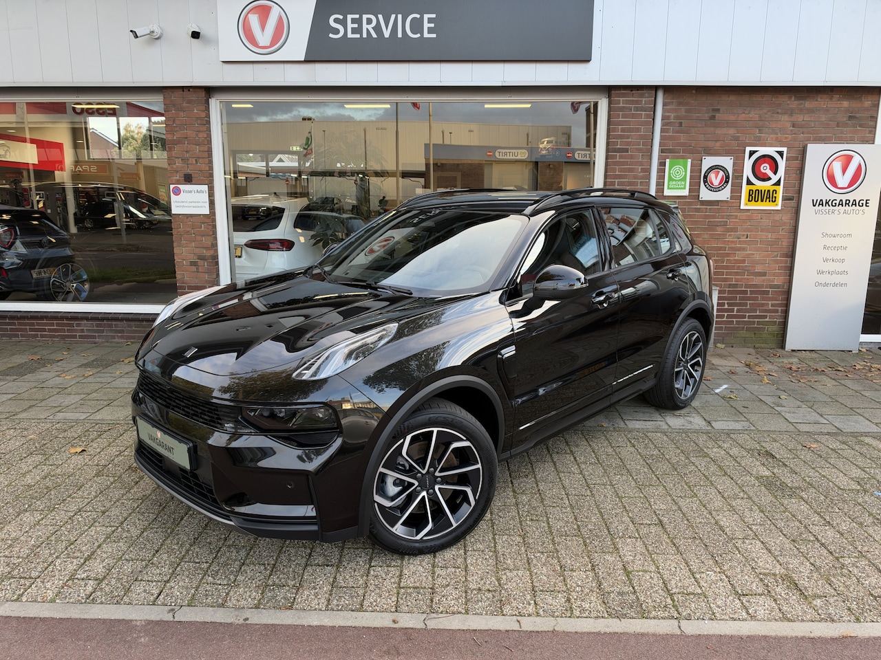 Lynk & Co 01 - 1.5 Core new model | Full Black | Apple Carplay/Android Auto | navigatie | - AutoWereld.nl