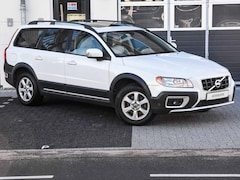 Volvo XC70 - AWD 3.2 Momentum LPG automaat / leer / schuifdak / dodehoek assistent / elektrische achter