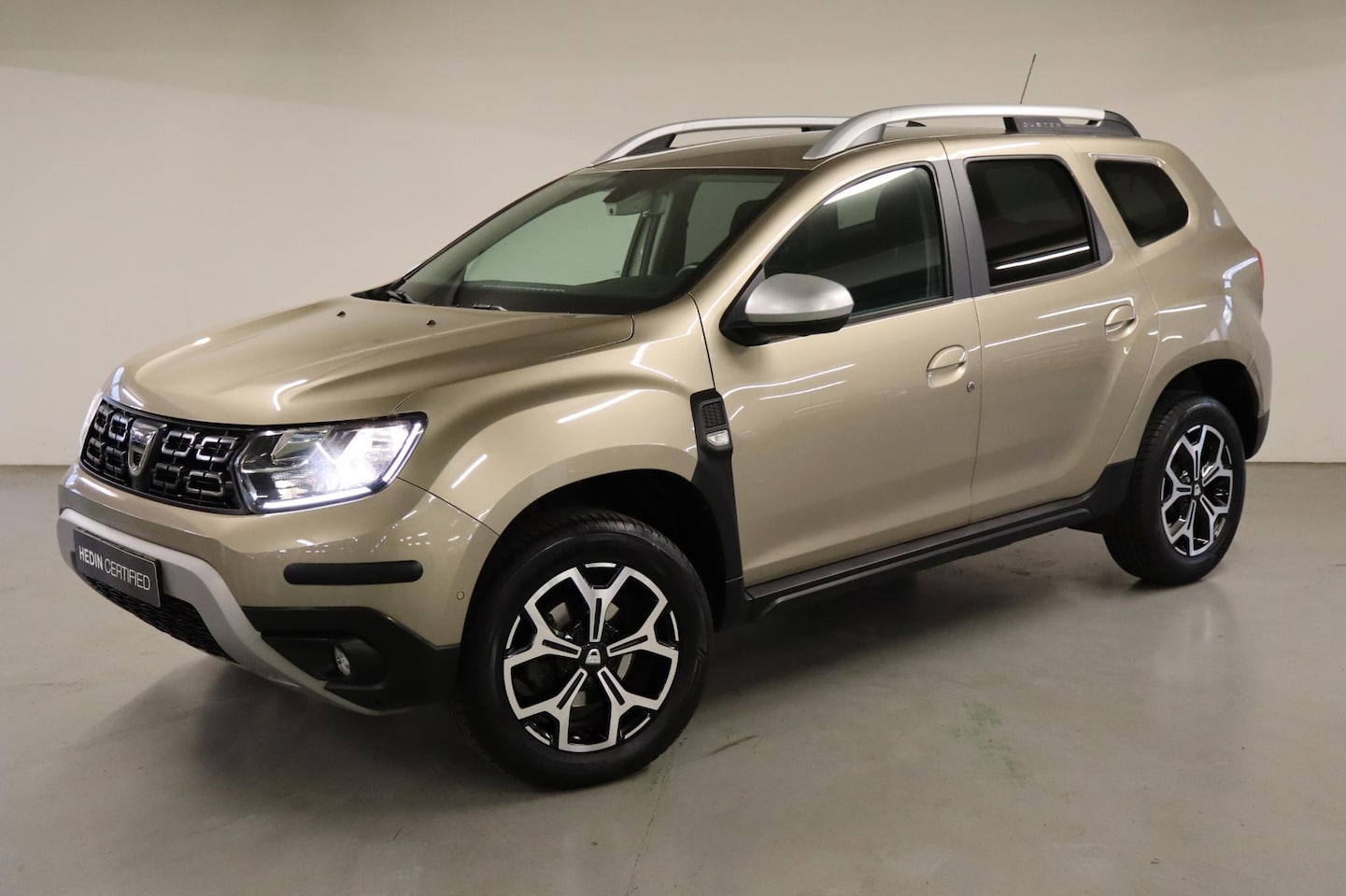 Dacia Duster - TCe 125 Prestige | MediaNav Multimedia & Navigatie | Climate Control | Camera | Parkeersen - AutoWereld.nl