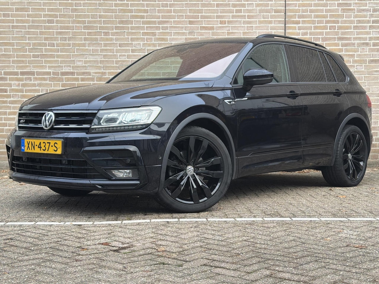 Volkswagen Tiguan - 1.5 TSI ACT Highline R-Line | € 11.500,- NETTO! | DSG Automaat | Virtual Cockpit | Camera - AutoWereld.nl