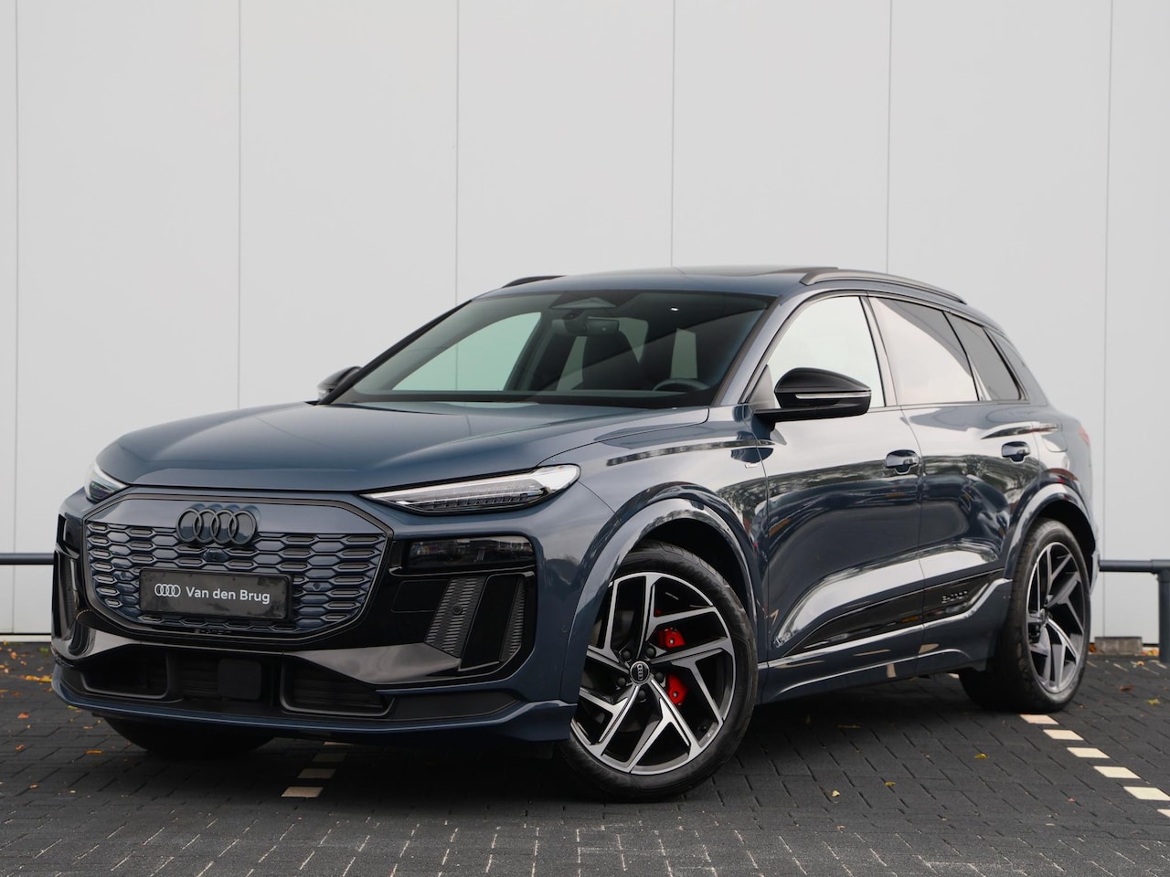 Audi Q6 e-tron - S edition 83 kWh | Luchtvering | Panoramadak | Trekhaak | Matrix-LED verlichting | Akoesti - AutoWereld.nl