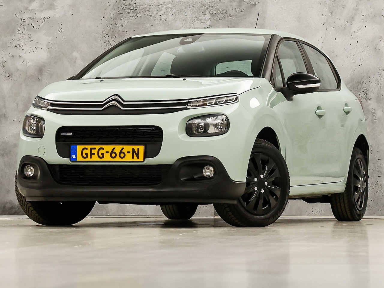 Citroën C3 - 1.2 PureTech Sport (APPLE CARPLAY, GROOT NAVI, STOELVERWARMING, CRUISE, SPORTSTOELEN, LANE - AutoWereld.nl