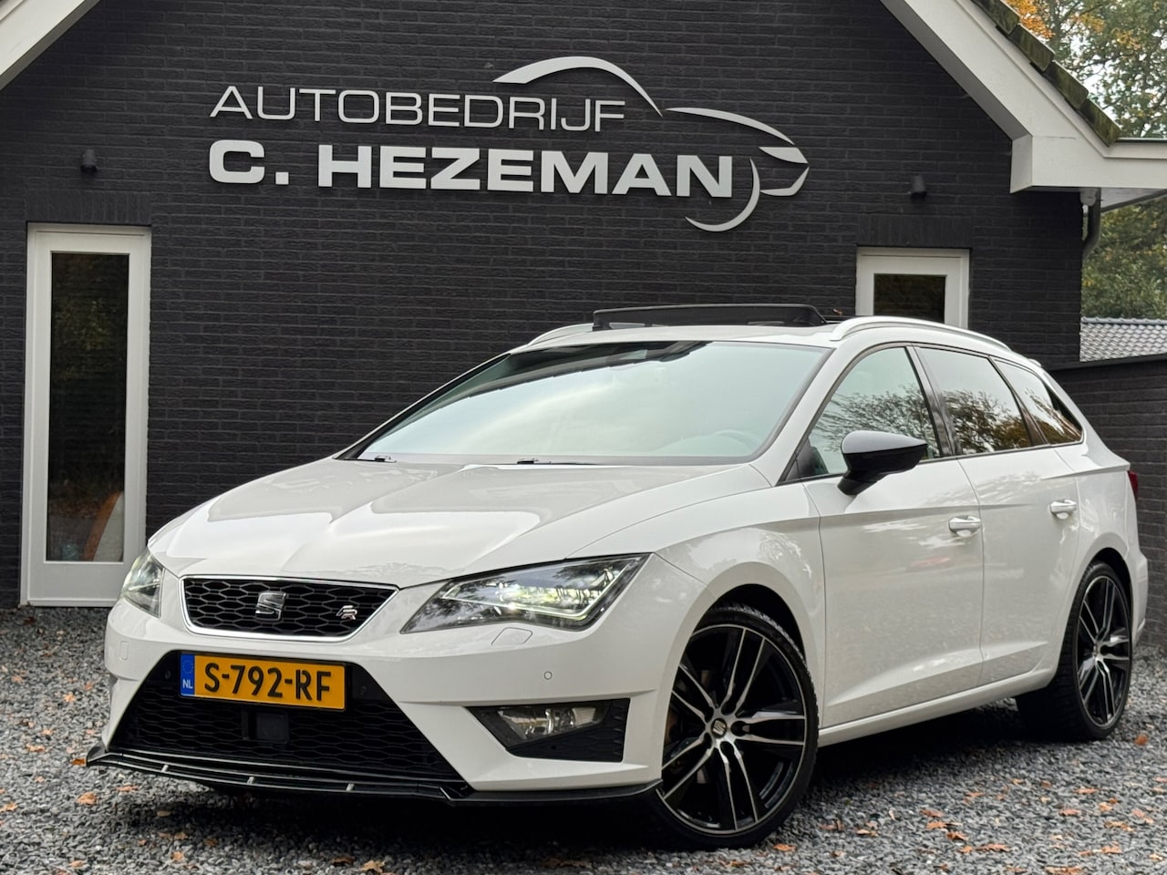 SEAT Leon ST - 1.4 TSI ACT FR Dynamic MAXTON ADAP CRUISE PANODAK BOMVOL LEER NAVI 19''LMV - AutoWereld.nl