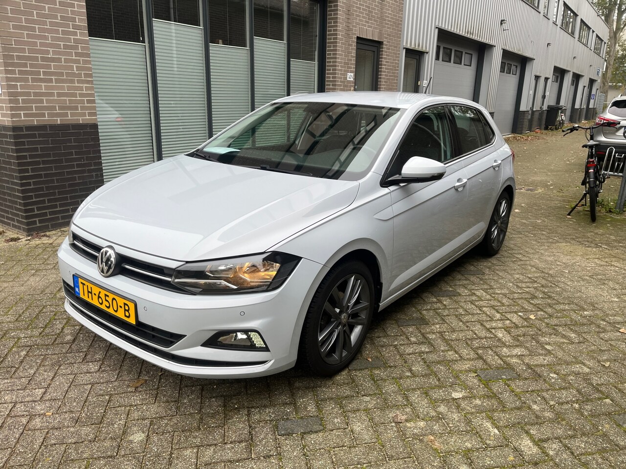 Volkswagen Polo - 1.0 TSI Highline! Paramoul White! Nette Auto! - AutoWereld.nl