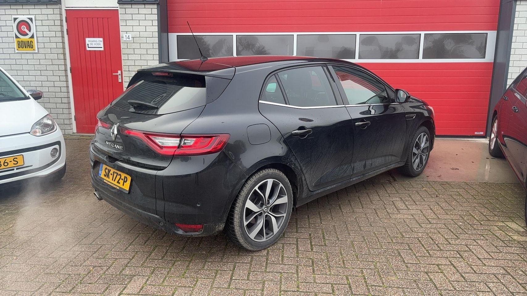 Renault Mégane - 1.2 TCe Bose CAMERA / CARPLAY / KEYLESS / NAVI / CLIMA / PDC / BLUETOOTH / CRUISE / NL-AUT - AutoWereld.nl