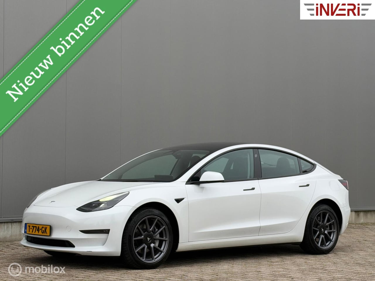 Tesla Model 3 - Long Range AWD 75 kWh | Zwart interieur | NAP - AutoWereld.nl