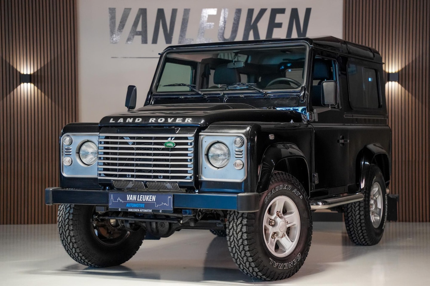 Land Rover Defender 90 - 2.4 TD - AutoWereld.nl