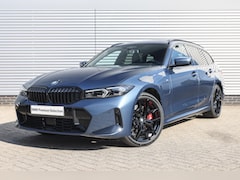 BMW 3-serie Touring - 330e M Sport Automaat / Panoramadak / Trekhaak / Sportstoelen / M Adaptief onderstel / Com