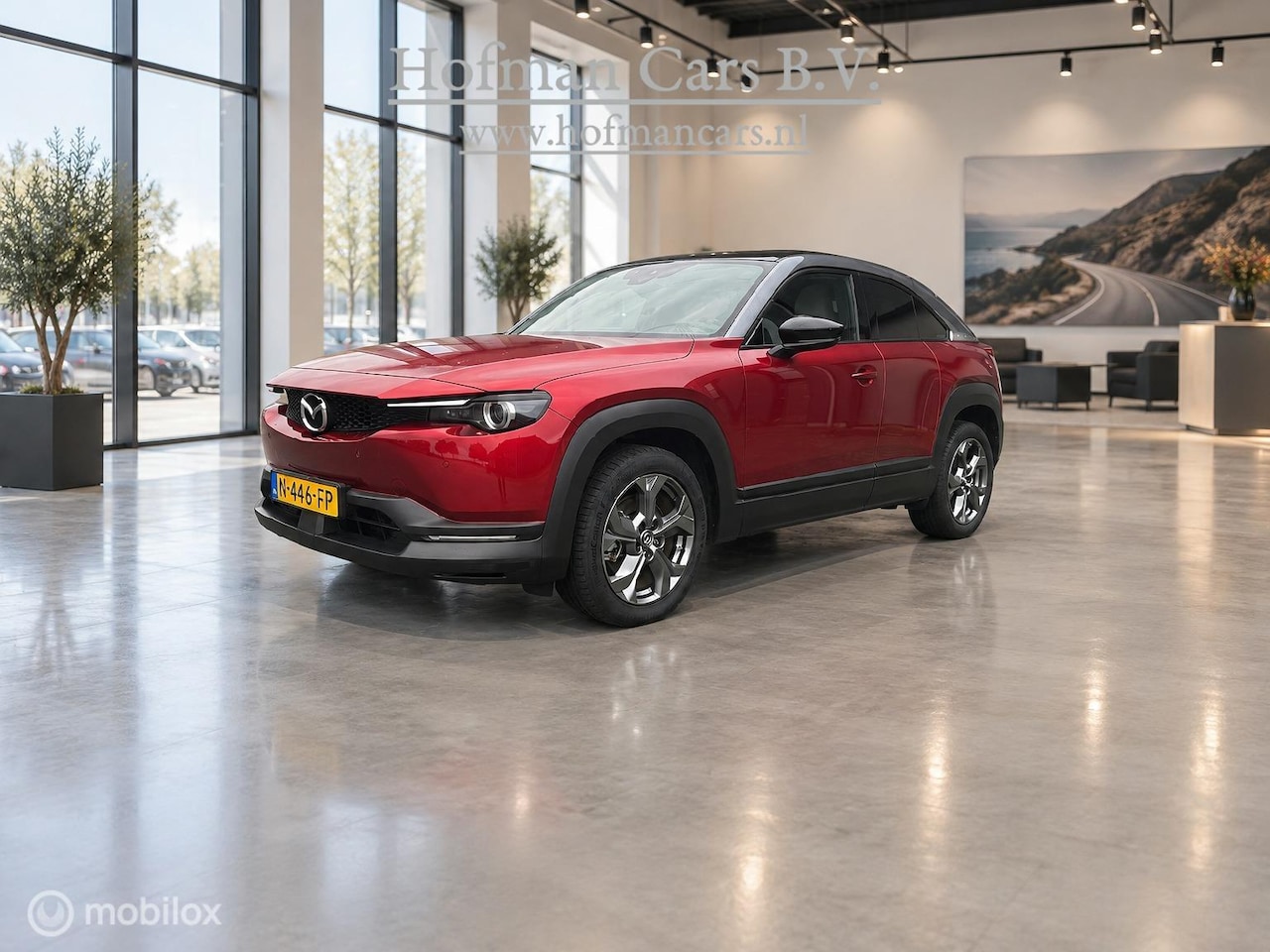 Mazda MX-30 - e-SkyActiv 145 36 kWh | SOH 94% | Rood Metallic | HUD | Memory | Stoel- en Stuurverwarming - AutoWereld.nl
