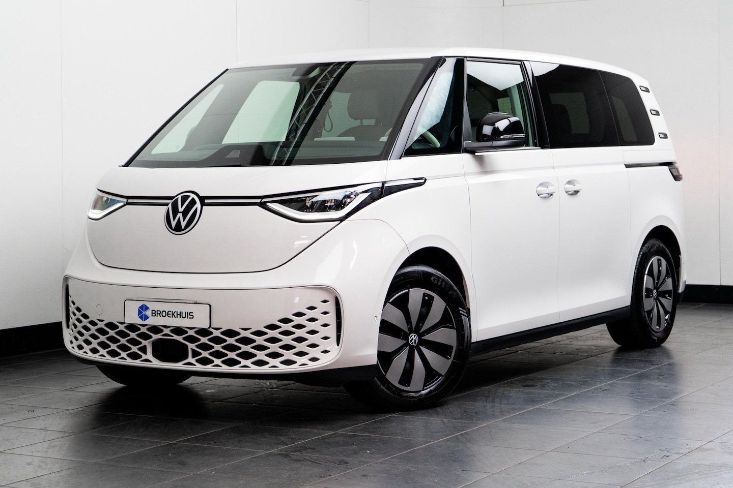 Volkswagen ID. Buzz - ID.Buzz Bus 204 pk Pro | Achteruitrijcamera | Stoel/stuur verwarming | Apple Carplay | - AutoWereld.nl