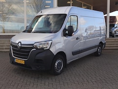 Renault Master - T35 2.3 dCi 150 PK AUTOMAAT L2H2 + CARPLAY | CAMERA | 2500 KG TREKHAAK | CRUISE | NAVIGATI