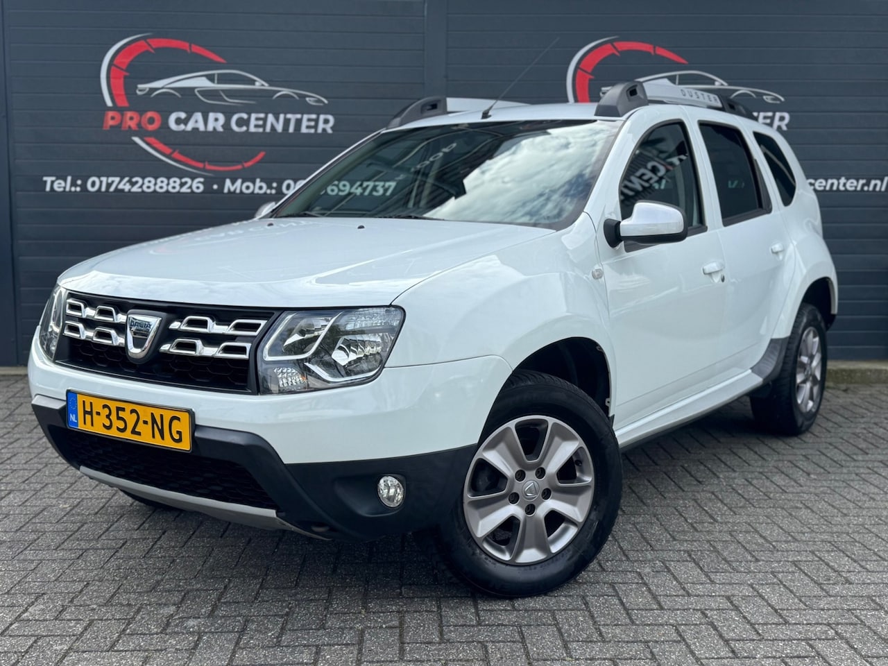 Dacia Duster - 1.2 TCe 4x2 Prestige AIRCO|NAV|PDC|EL.RAMEN|LMV|APK - AutoWereld.nl