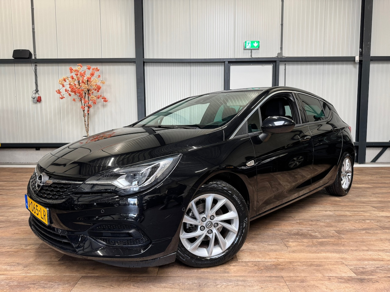 Opel Astra - 1.2 Elegance / NAVI / CAMERA / Apple Carplay / - AutoWereld.nl