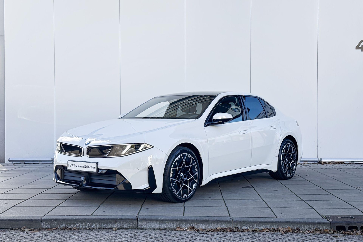 BMW i3 - 50 xDrive First Edition M-Sport / Driving Assistant Prof / Harman Kardon / Glazendak | Hui - AutoWereld.nl