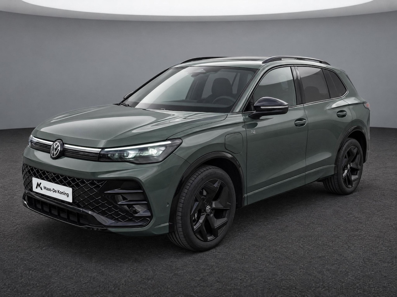 Volkswagen Tiguan - 1.5eHybrid 150kW/204PK R-Line Black Style · Navigatie · Apple/Android Car Play  · 360°Came - AutoWereld.nl