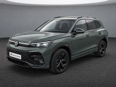 Volkswagen Tiguan - 1.5eHybrid 150kW/204PK R-Line Black Style · Navigatie · Apple/Android Car Play · 360°Camer